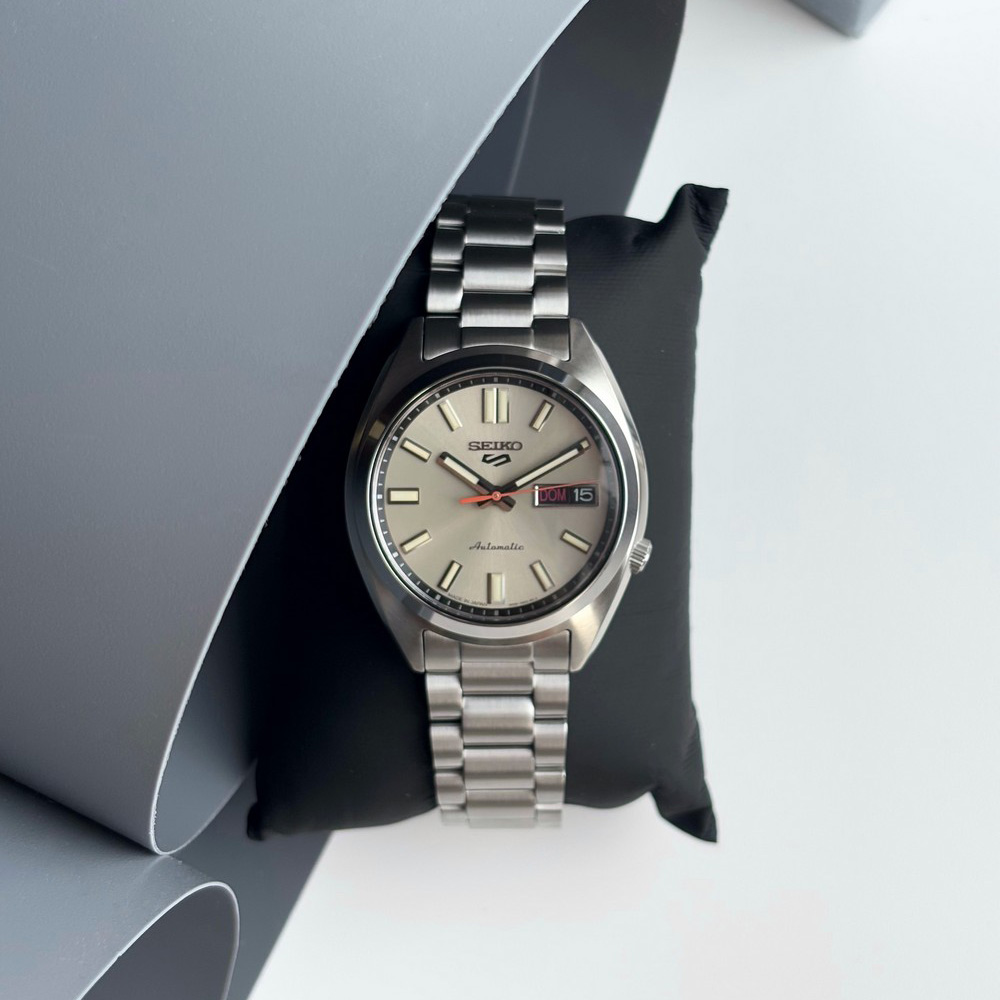 Seiko 5 Sports SRPK91K1 SNXS Ivory с оранжевой секундной стрелкой