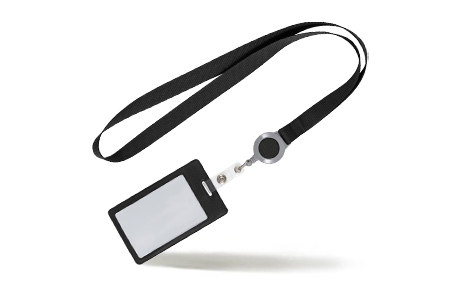 Бейджи с ретрактором на шнурке