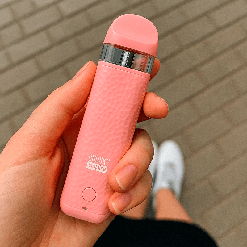 Brusko MINICAN 4 в руке Brusko MINICAN 4 в руке