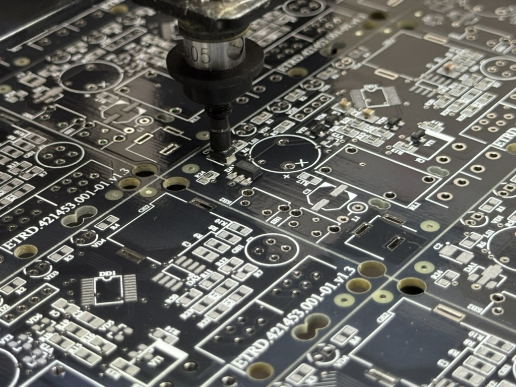 Панель плат на установщике SMD