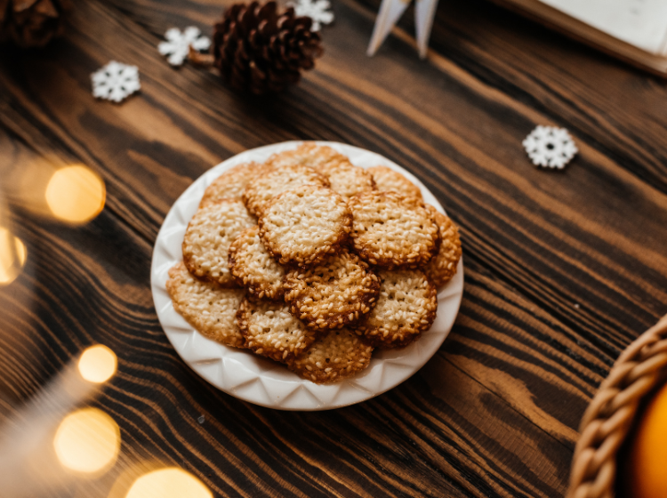 Рождественское украшение печенье, выпечка рождественского печенья в домашних условиях.