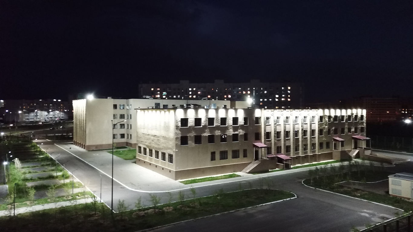 уличные led светильники при освещении школы