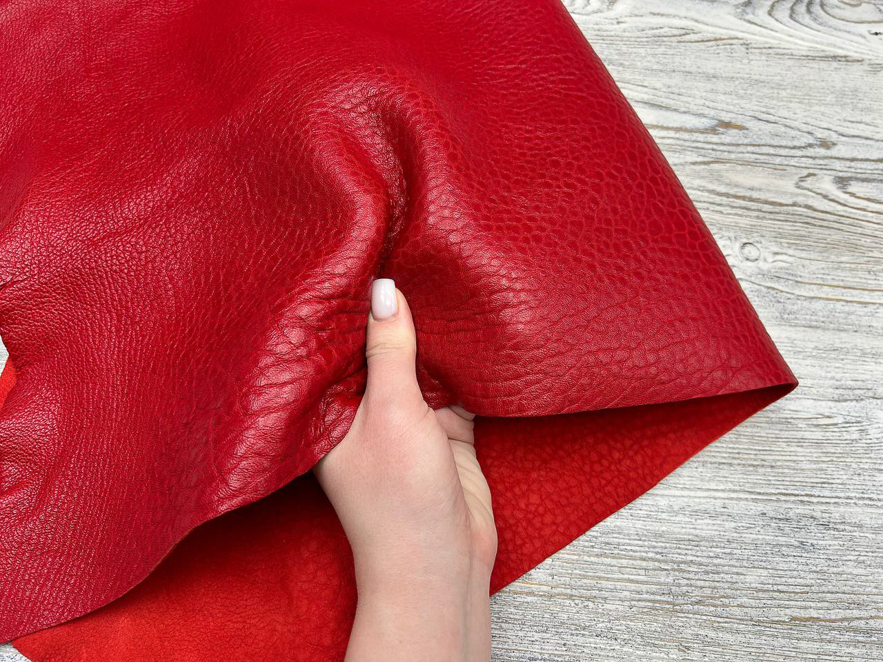 Кожа козы красная