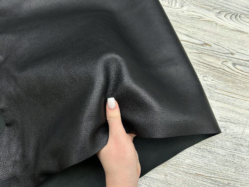 Кожа козы черная