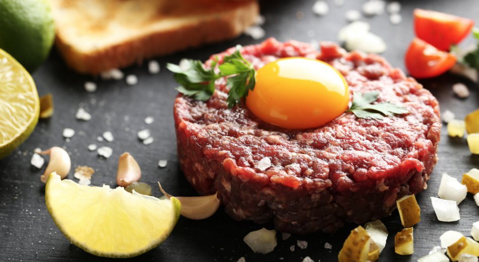 Стейк тартар/Тартар из говядины/Steak tartare