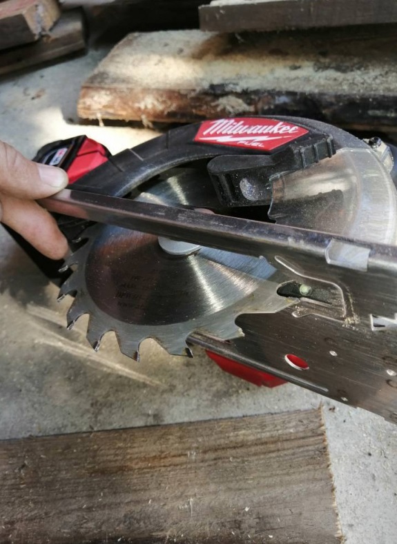 Акк. циркулярная пила по металлу Milwaukee M18 FMCS-0X FUEL