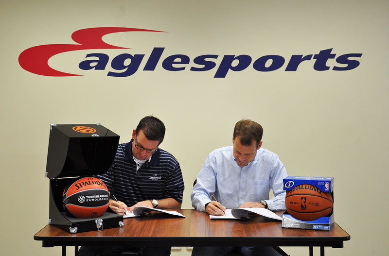 Spalding продлил договор с Eaglesports 