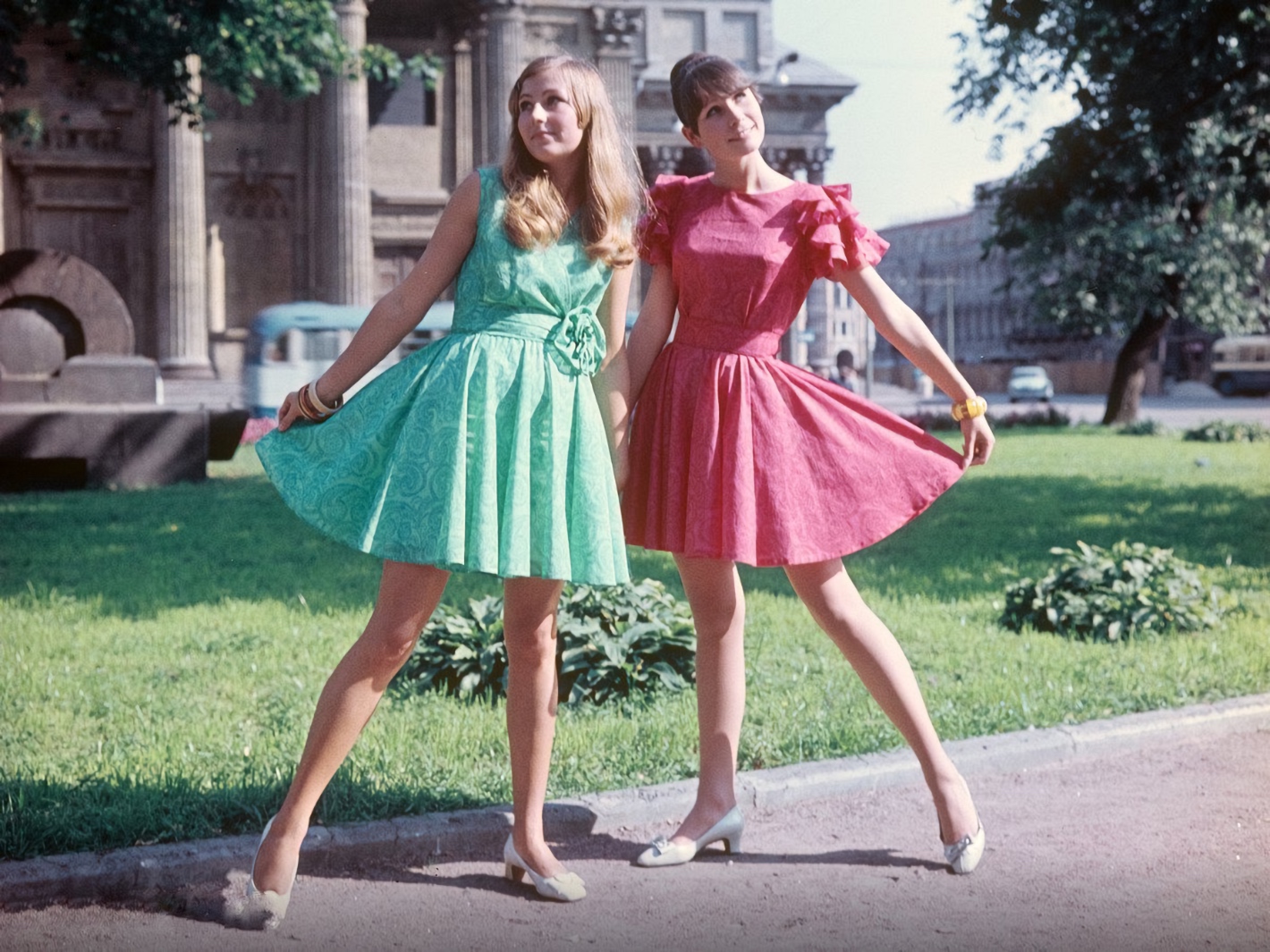 Какие платья носили в 80 х годах фото