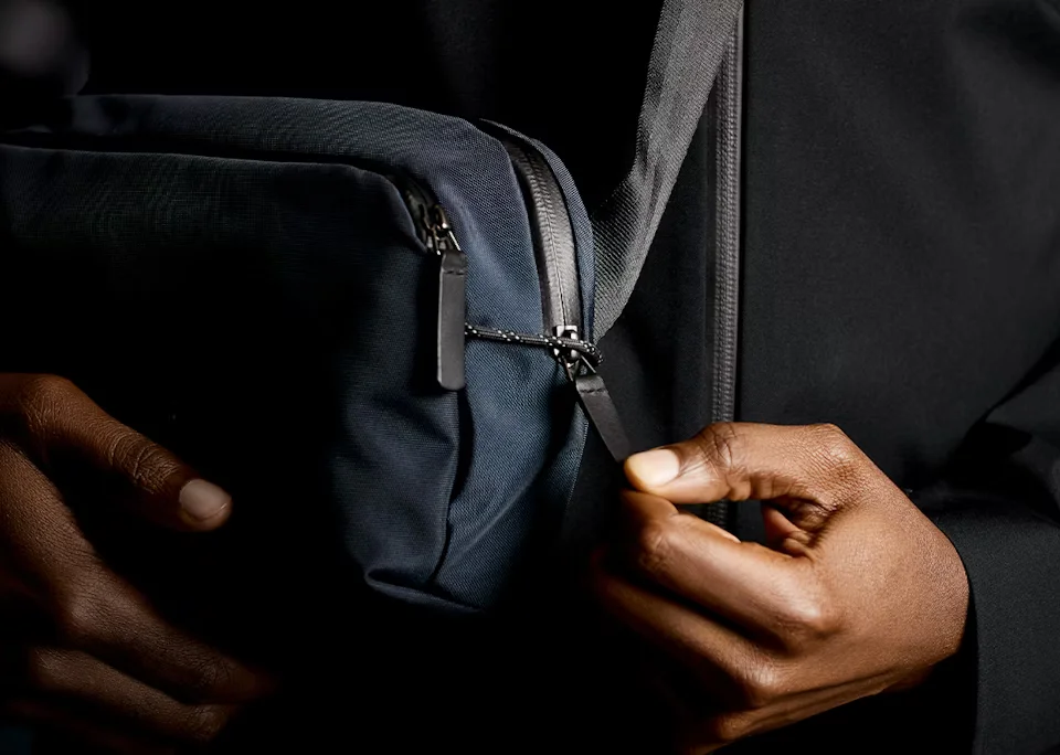 Купить сумку Bellroy Transit Sling 5L онлайн с бесплатной доставкой
