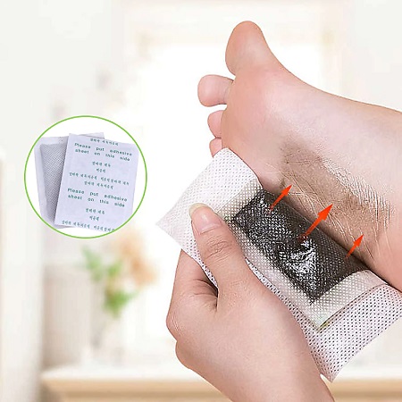 Когда Foot Patch Deep Cleansing снимаешь - пластырь черный