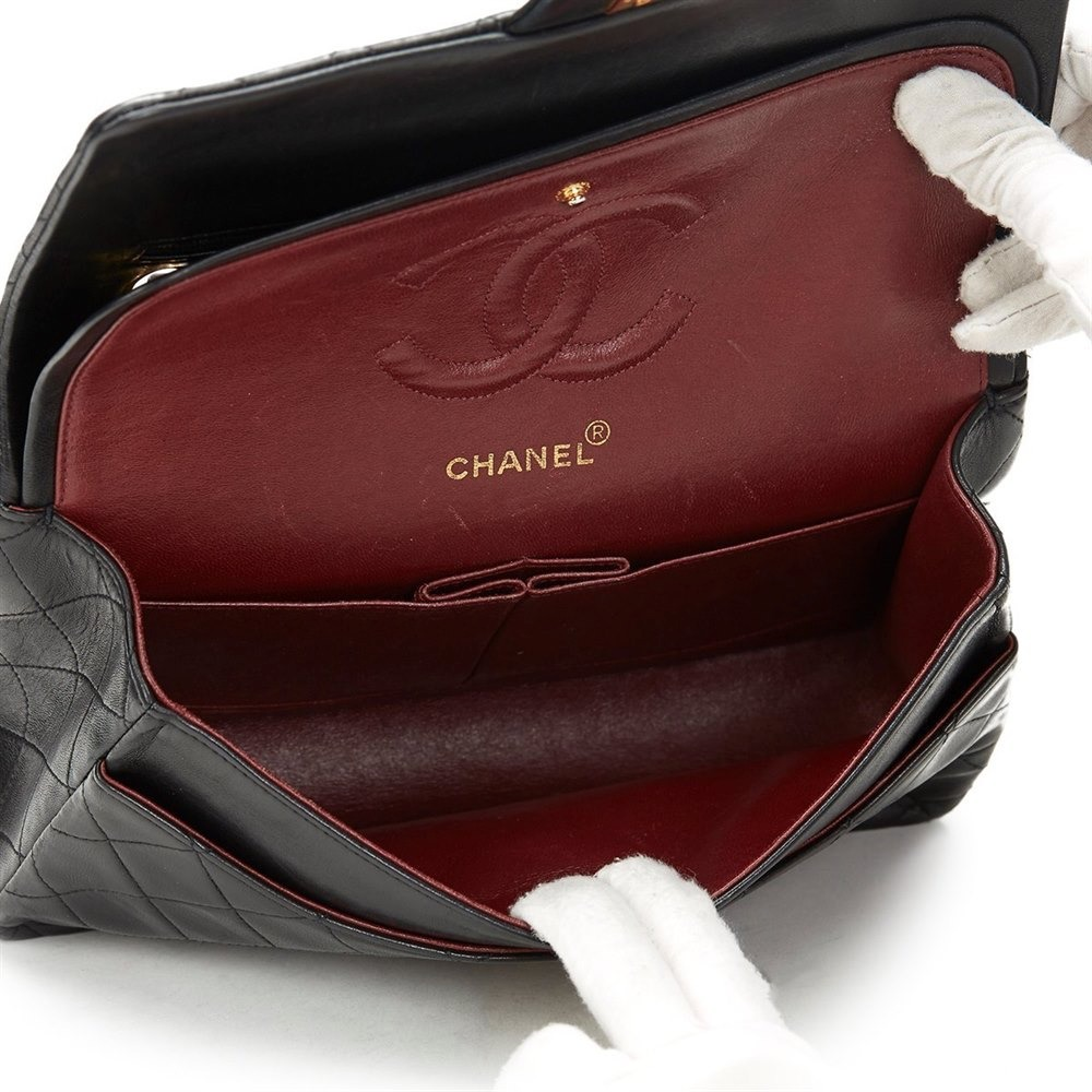 10 знаковых сумок Chanel от классики до наших дней  TrendyU