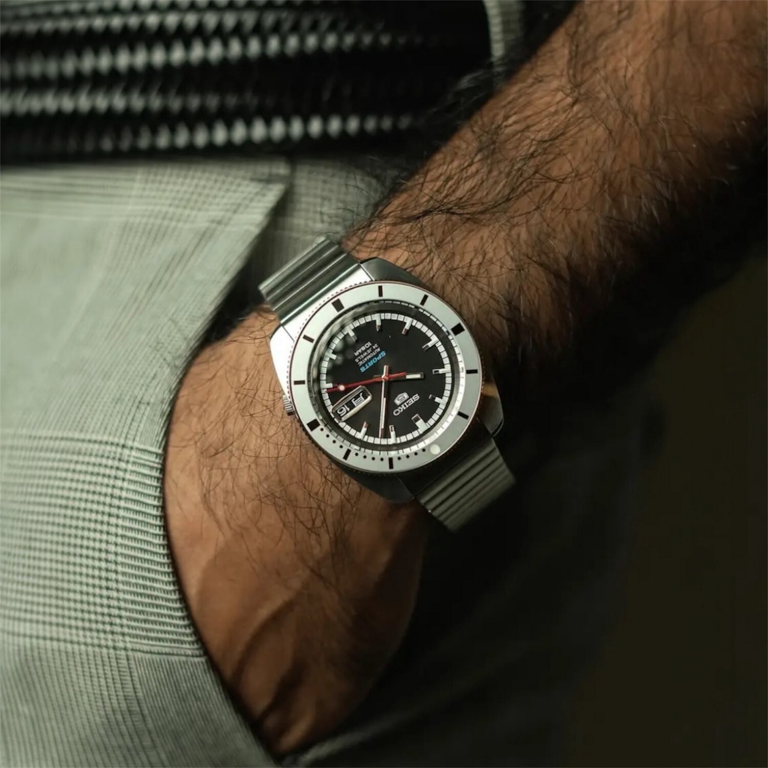 Seiko SRPL05K1 Pepper Black 1968 LE Seiko 5 Sports SRPL05K1 «Pepper Black» — 1968 Recreation LE с матовым чёрным циферблатом