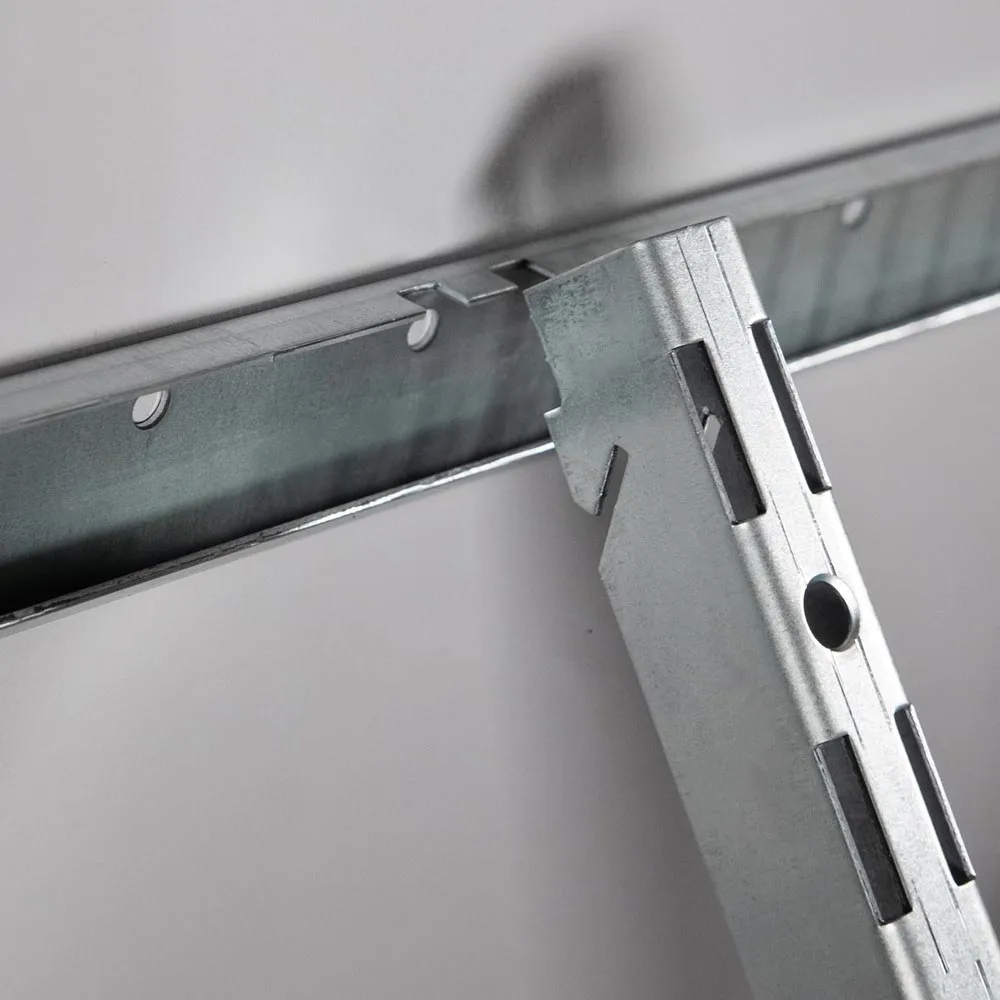 Навешивание вертикальной направляющей на горизонтальную рейку IF