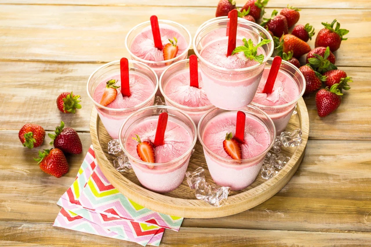 Полезное мороженое из клубники