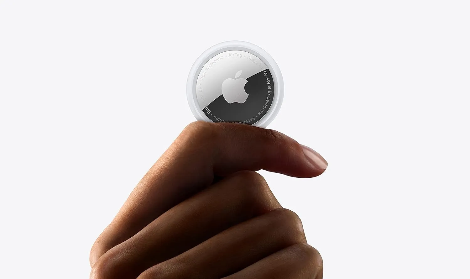 Apple AirTag vs AirTag 2: как отличить новое поколение от старого Apple AirTag vs AirTag 2: как отличить новое поколение от старого