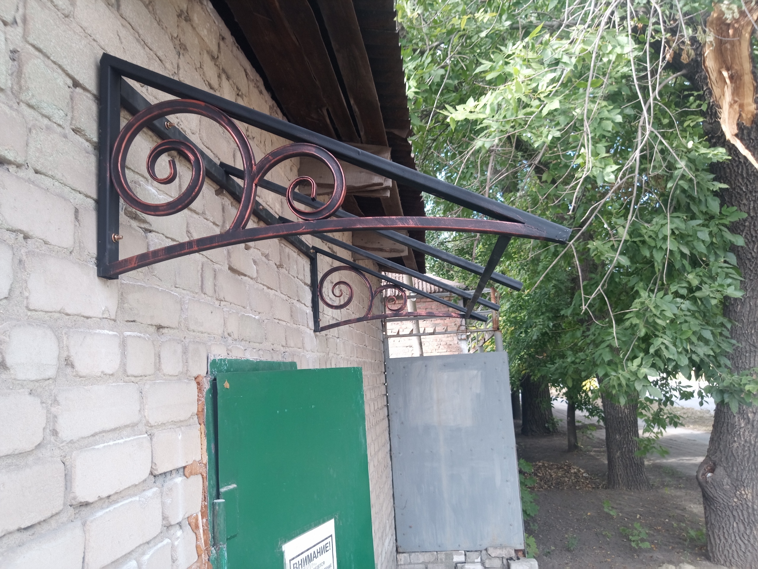 Изготовление козырьков