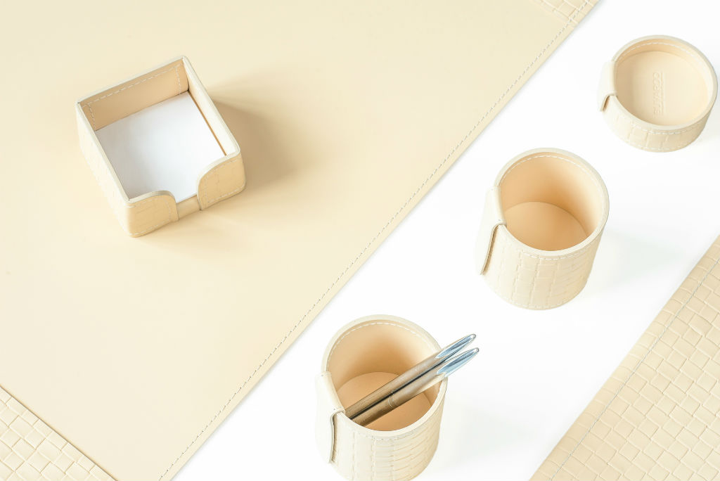 бежевые кожаные аксессуары випнабор