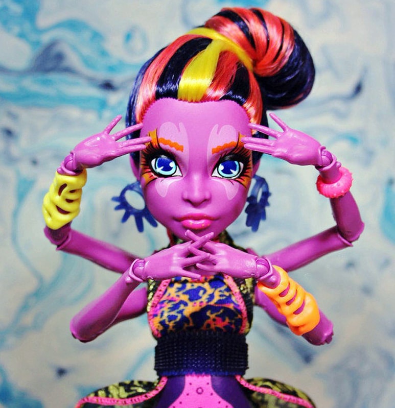 Кукла Кала Мерри, Monster High