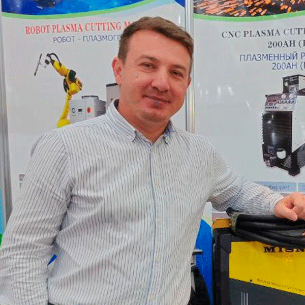 Евгений Савельев