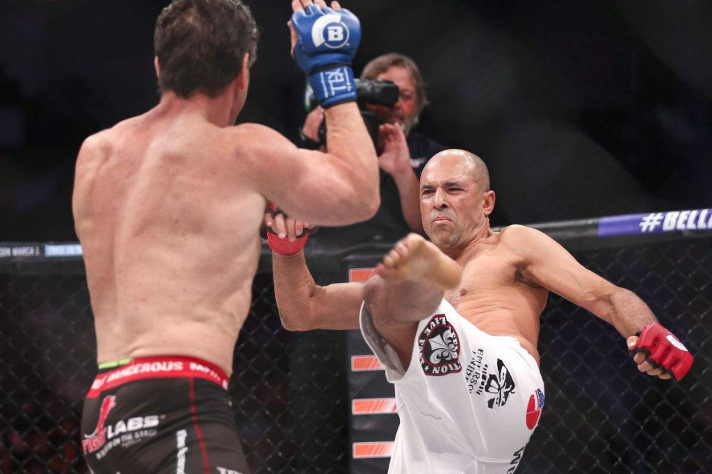 6 Royce-Gracie UFC MMA БОЙ ОКТАГОН.jpg