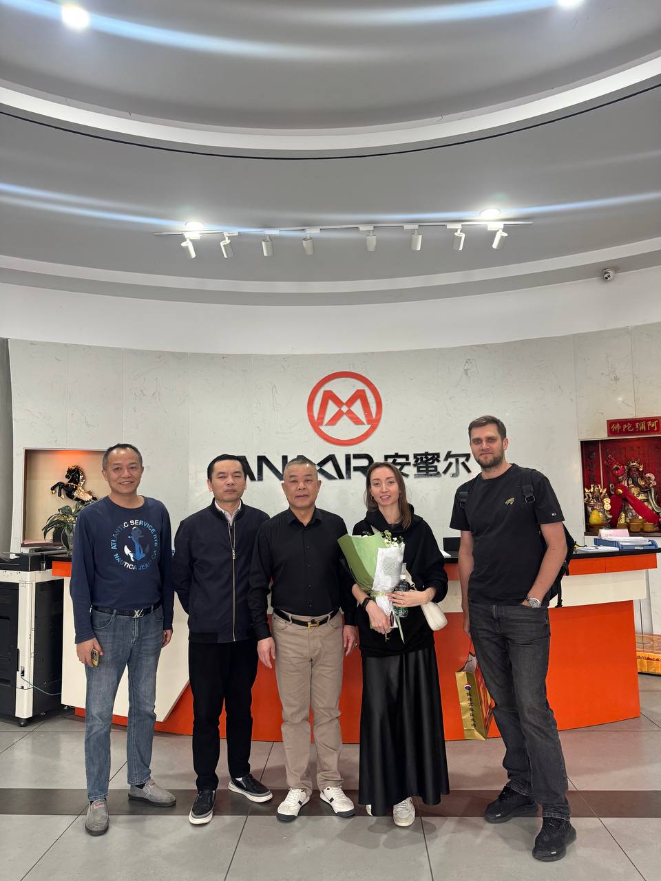 Татьяна с китайскими партнерами