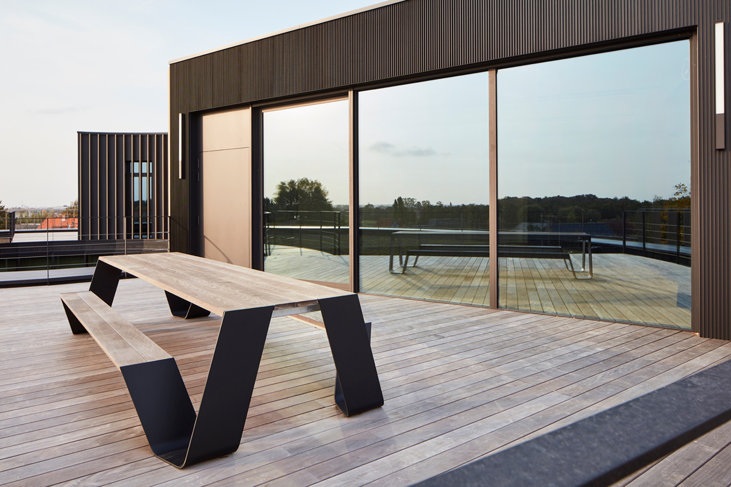 HPL-панели для МАФов и общественных пространств