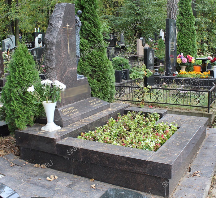 мемориальные комплексы на могилу москва подмосковье МКК