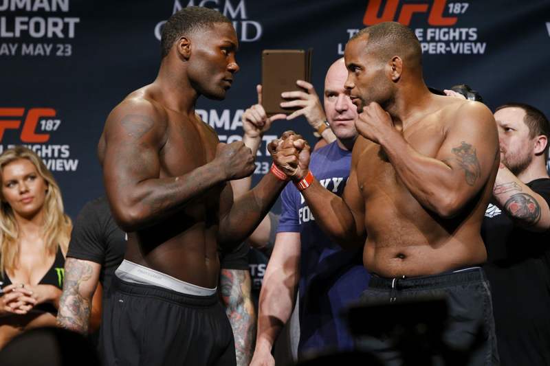 3 Дэниел Кормье ММА fight.jpg