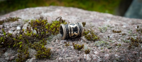 Шарм Pert из серебра пробы 925.