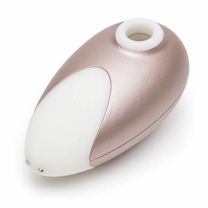 Вакуумно-волновой стимулятор Satisfyer Pro Deluxe Next Generation, разъем для зарядки