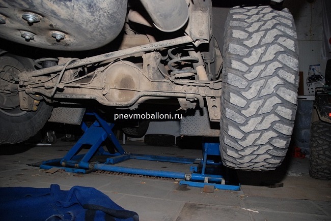 pnevmoballoni_toyota_land_cruiser__6__1_.jpg