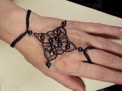 Модные украшения из бисера браслеты, чокеры и кольца