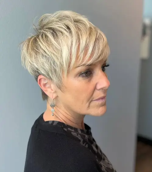56-sliced-blonde-pixie-to-look-younger.jpeg