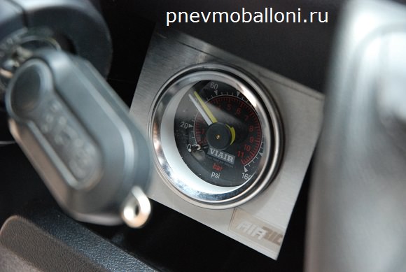 boxer_s_pnevmopodveskoy_manometr_pnevmoballoni.ru_mini_1_.jpg