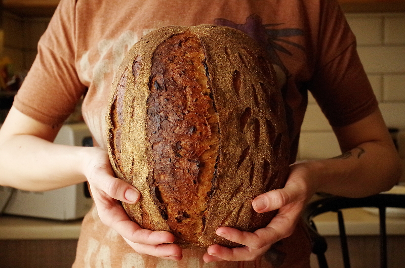 Простой рецепт бездрожжегово домашнего хлеба в хлебопечке на опаре