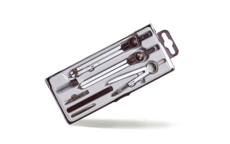 Готовальня чертежная