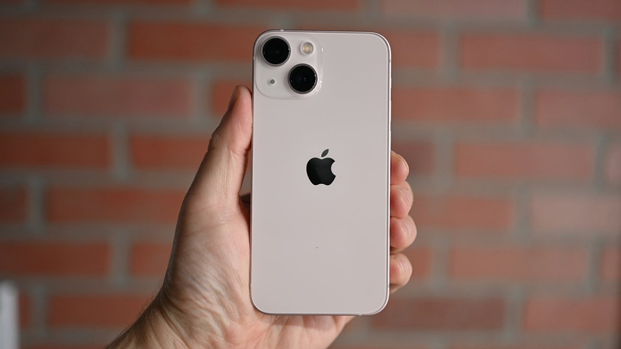 Apple iPhone 13 и iPhone 13 Mini - Обзор производительности процессора,  характеристик камеры и экрана, цветов и дизайна.