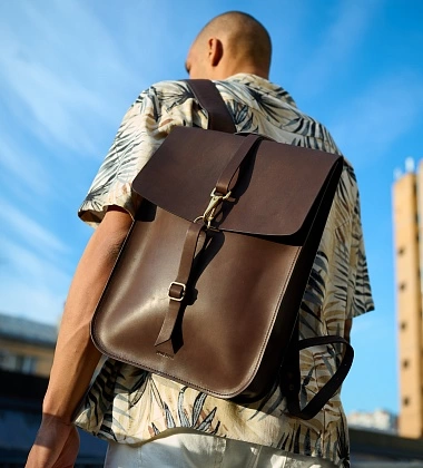 рюкзак с застежкой карабином