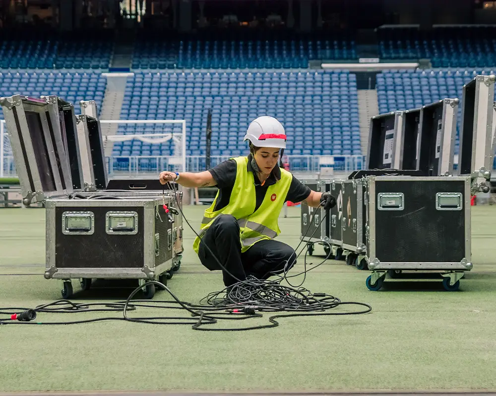 auxiliar-audiovisual-estadio.webp