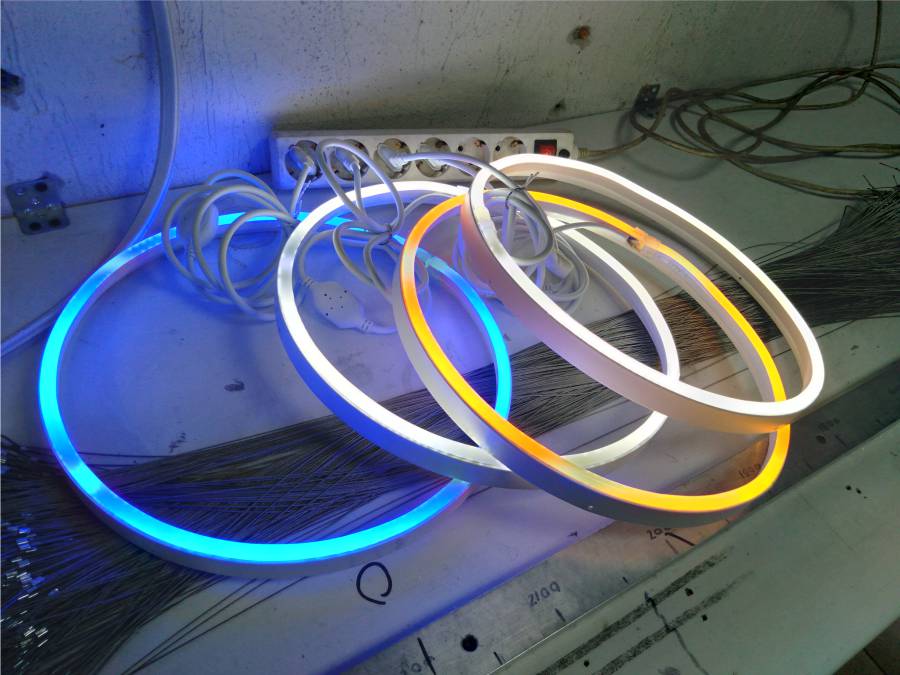 neon3.jpg