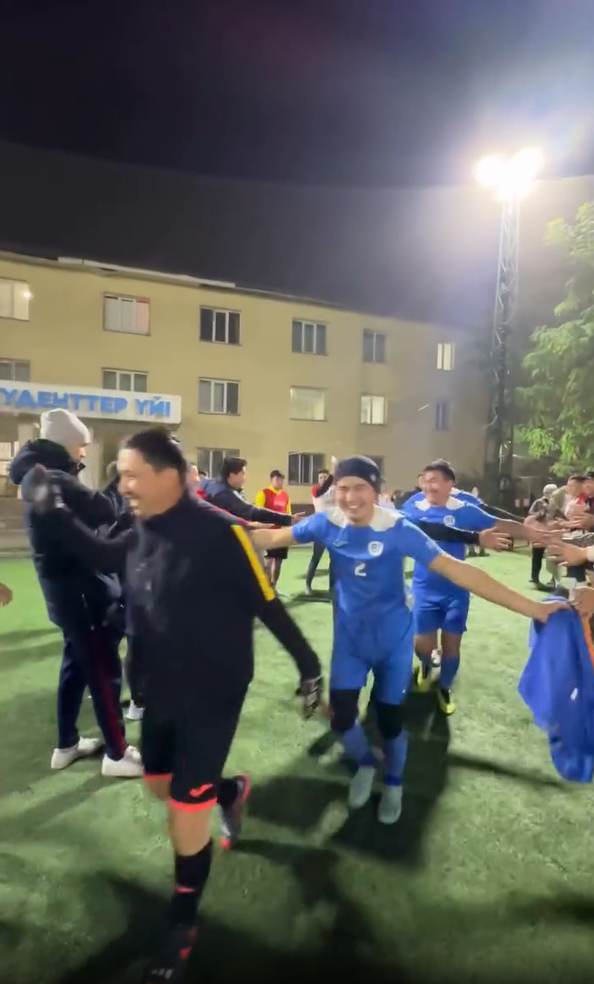 освещение футбольного поля с углов
