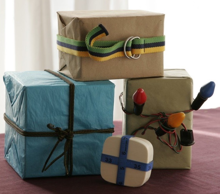 дарить подарки