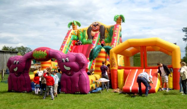 Большой и маленький надувные батуты