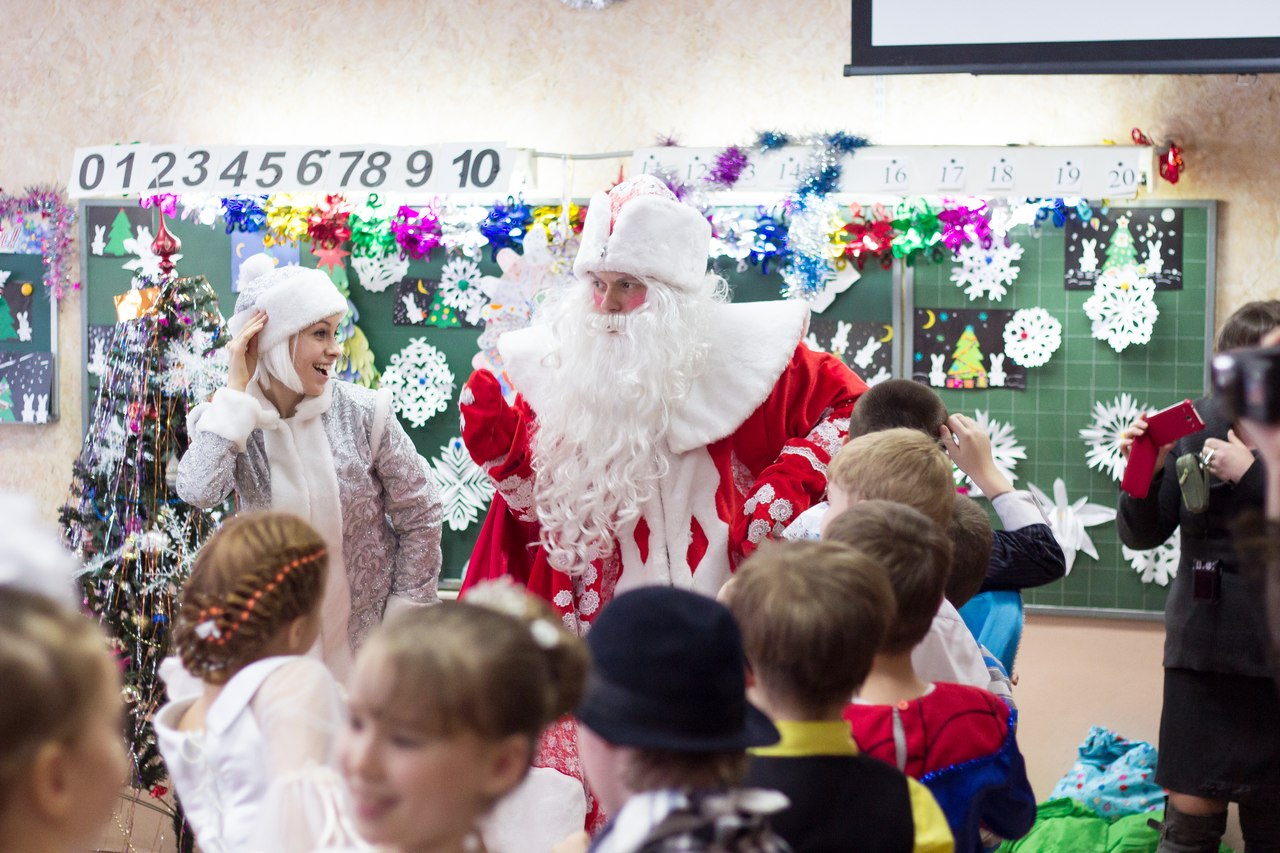 Заказать видео поздравление от Деда Мороза и Снегурочки для группы детей