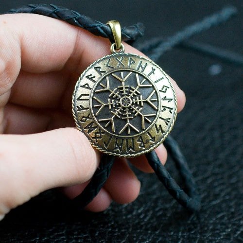 Бронзовый Агисхьяльм со шнуром