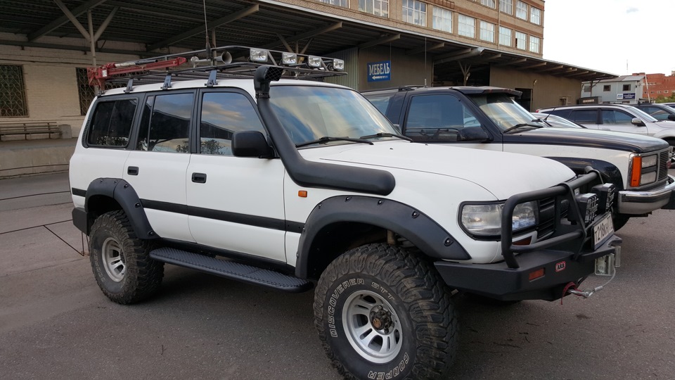 Toyota Land Cruiser 4.5L бензин, Черно-белый 