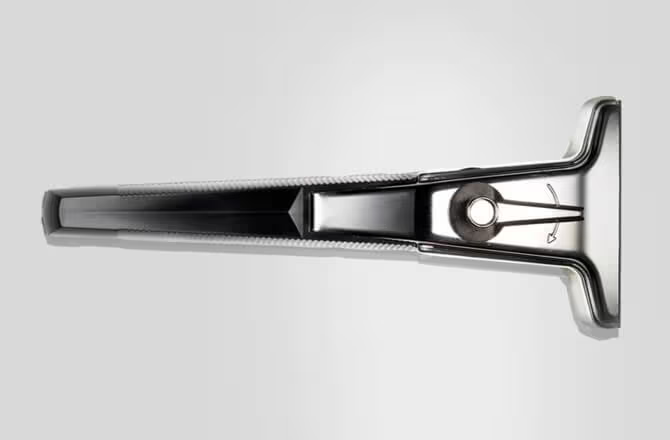 Twin-blade razor system