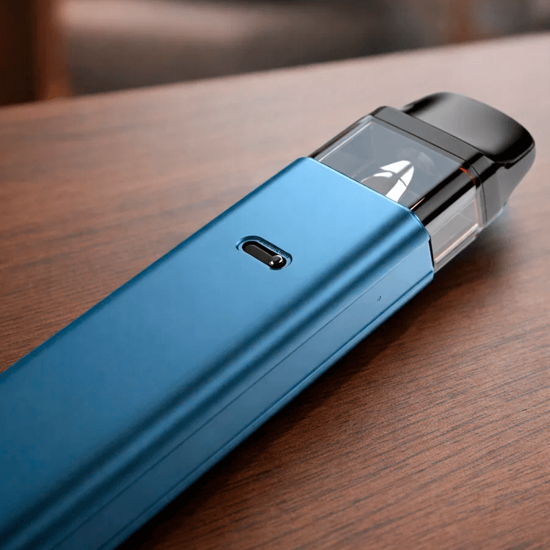 Xros 4 лежит на столе