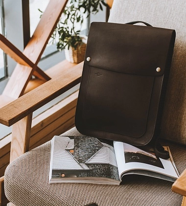 кожаный рюкзак на кнопках