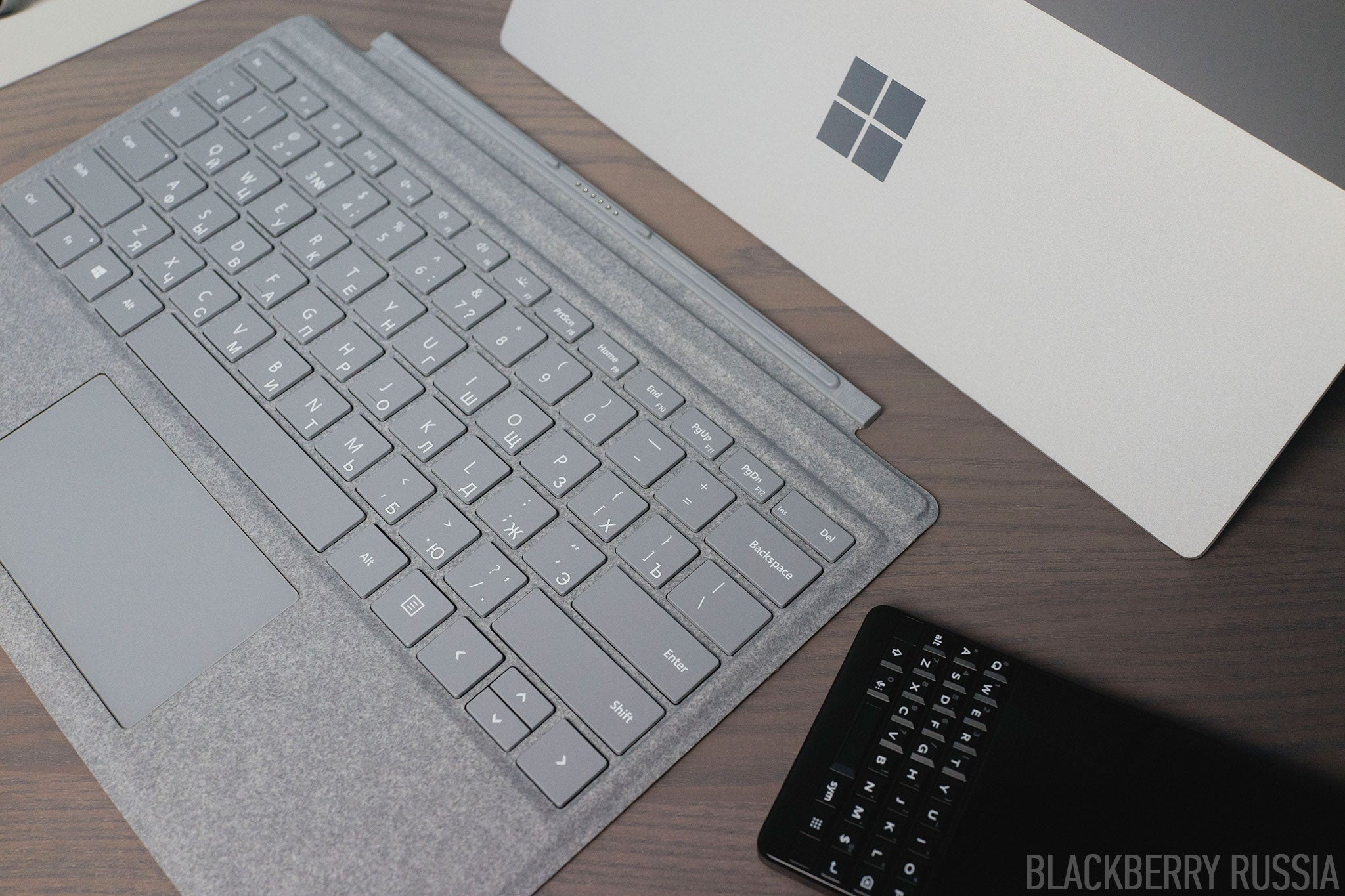 Клавиатура Microsoft surface cover с русскими буквами